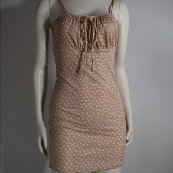 Floral Coquette Beige Slip Dress - Picture 5 of 9